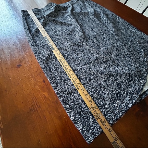 RIP SKIRT XXL Wrap Swim Cover Beach Geometric Black Pearl Batik Adjustable - Picture 9 of 14